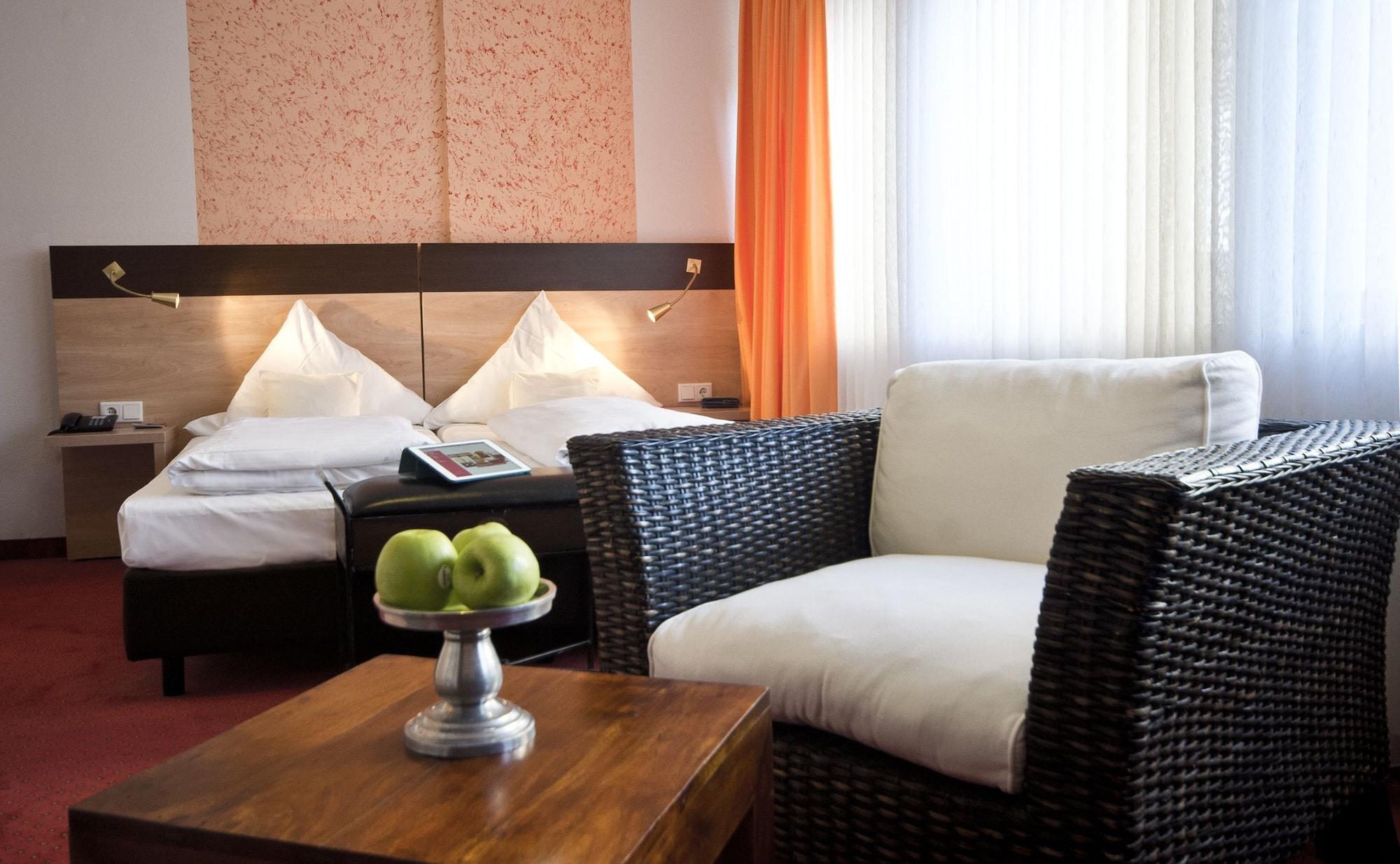 Hotel Cascade Superior Дюссельдорф Екстер'єр фото